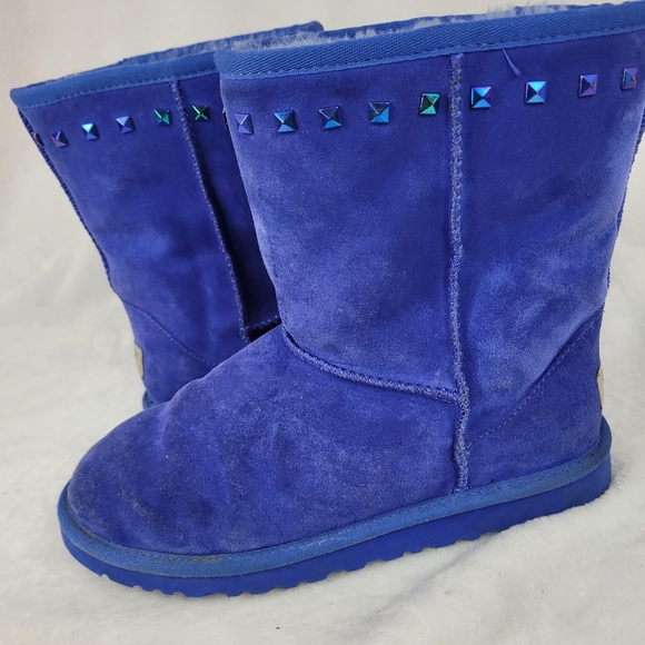 Pre-owned Rare blue Ugg boots US size 5 (big kid)with blue studs see photos - Picture 2 of 13